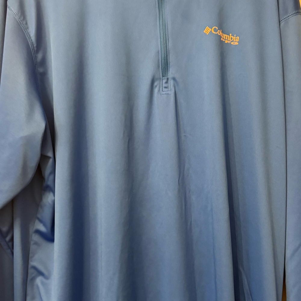Columbia Blue Pullover 1/4 zip shirt.